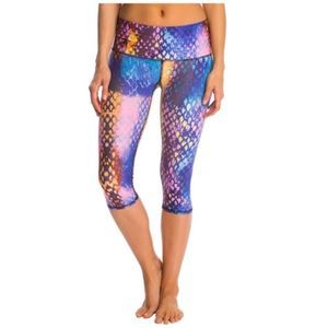 Teeki Sea Fairy Capri Leggings Size S